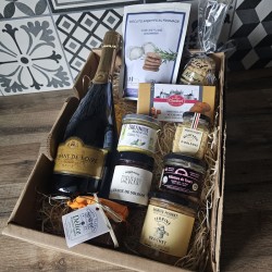 panier-gourmand-garni-souvenirs-en-Touraine-box.jpg